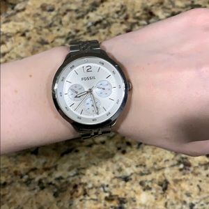 Women’s Stainless Steel Fossil Watch- Silver